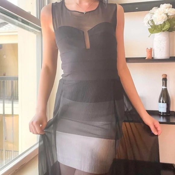 Elegant Black Sheer Evening Dress - Picture 3 of 7